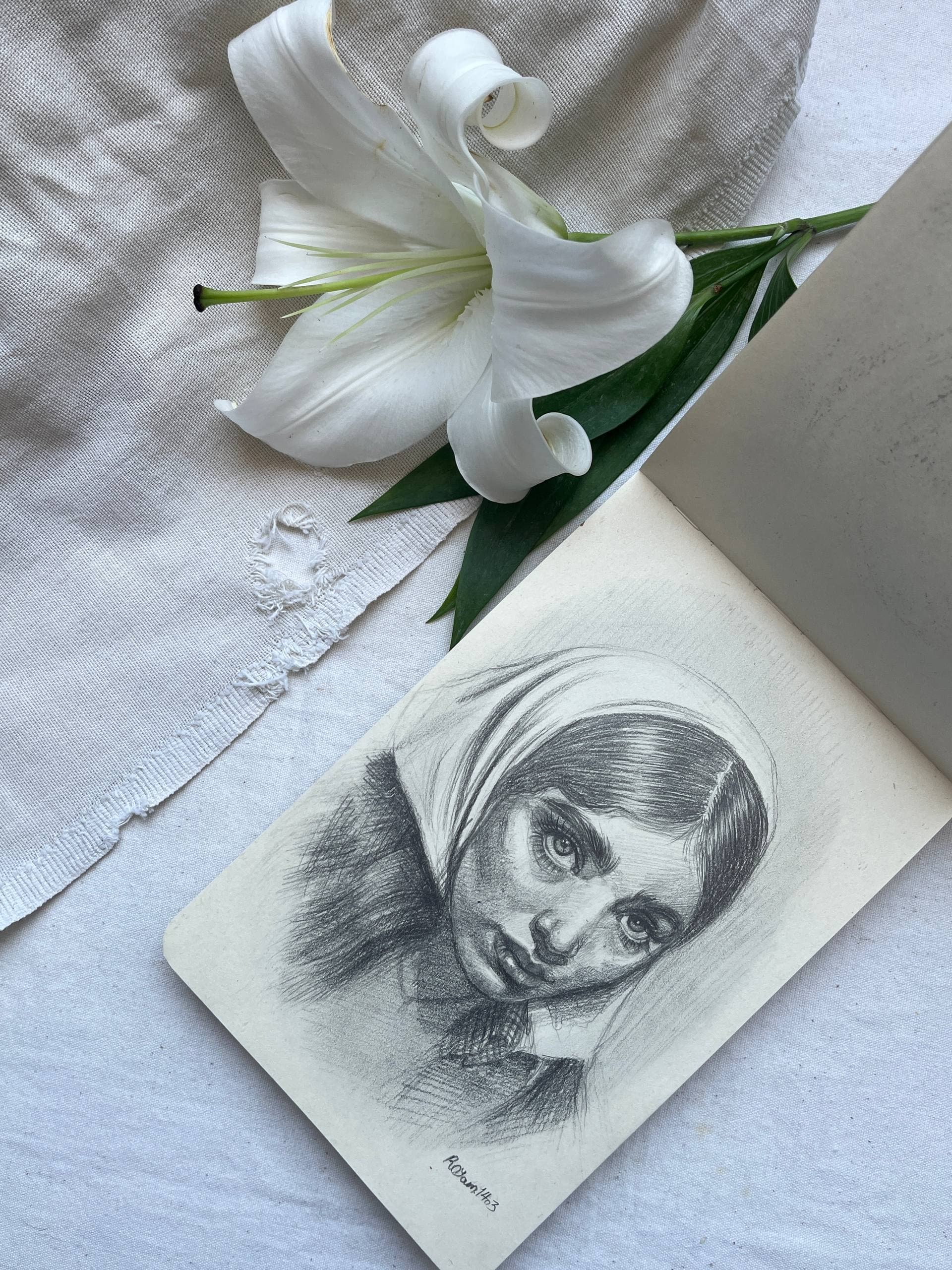 اتود چهره برای صفحه تماس رویا خانی